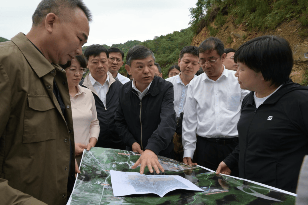 皇冠信用盘注册
_生态环境部部长黄润秋赴广西壮族自治区专题调研重金属污染防治工作