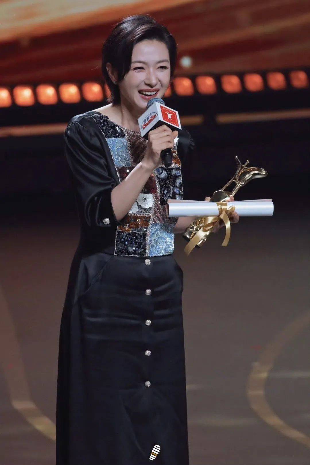 hga030.com怎么注册_确认了:是知名演员万茜hga030.com怎么注册!