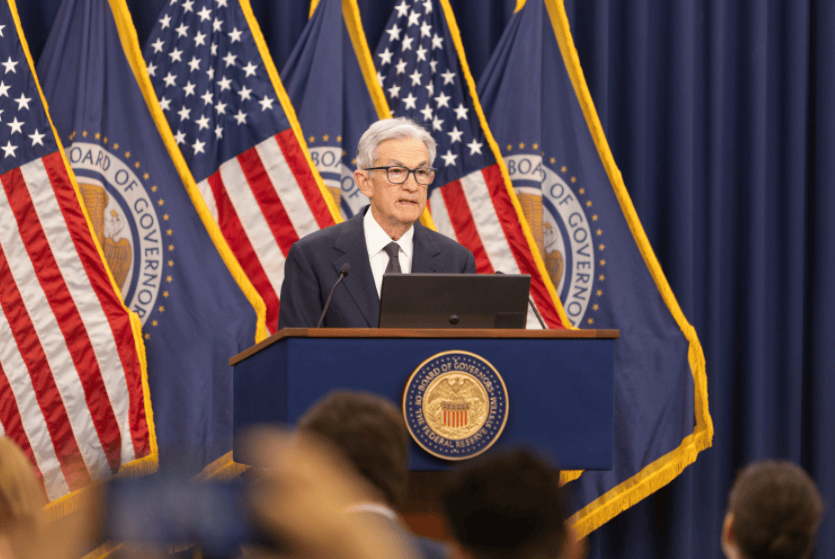 如何注册皇冠足球代理
_20年来首次如何注册皇冠足球代理
，美总统突然造访美联储，特朗普当面施压：我要你降息