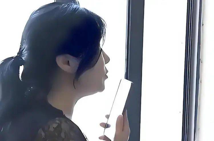 皇冠信用网怎么弄
_湖南55岁巨婴女子因太漂亮皇冠信用网怎么弄
，没上过一天班，颜值曝光后网友唏嘘