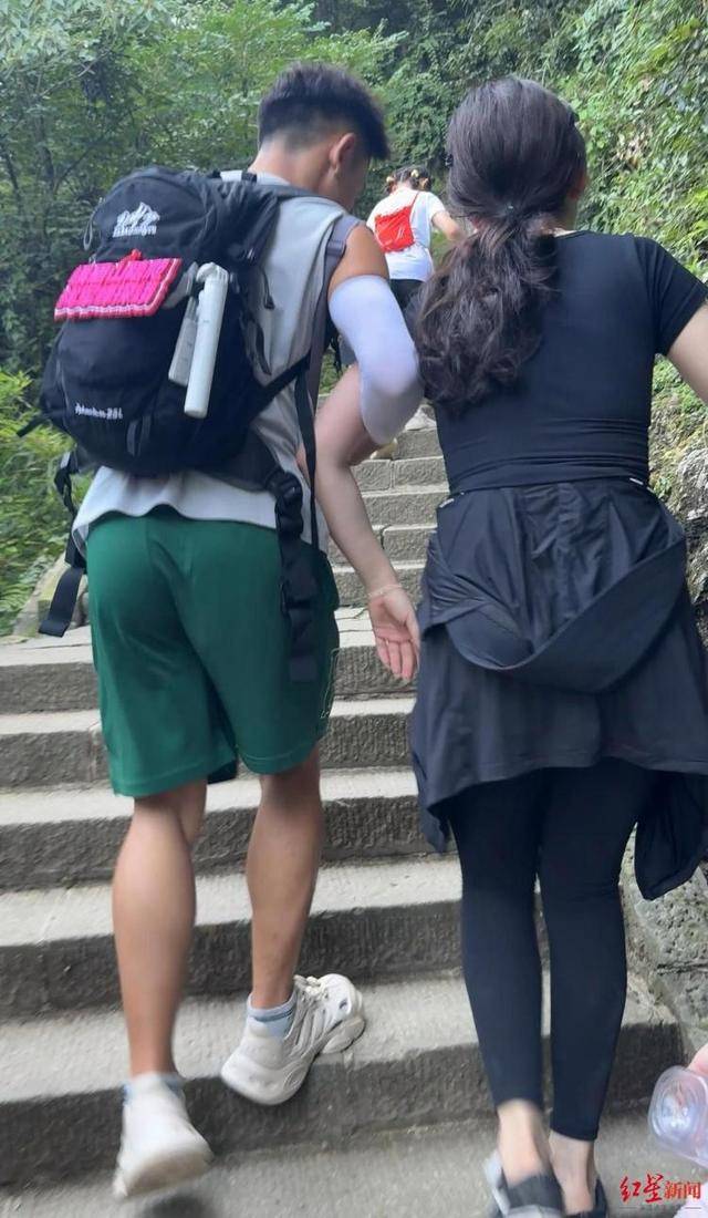 卡迪夫城vs切尔滕汉姆
_揭秘峨眉山陪爬团队：已陪爬千名游客九成为女性卡迪夫城vs切尔滕汉姆
，不会主动拉背扛抱，主要保障安全