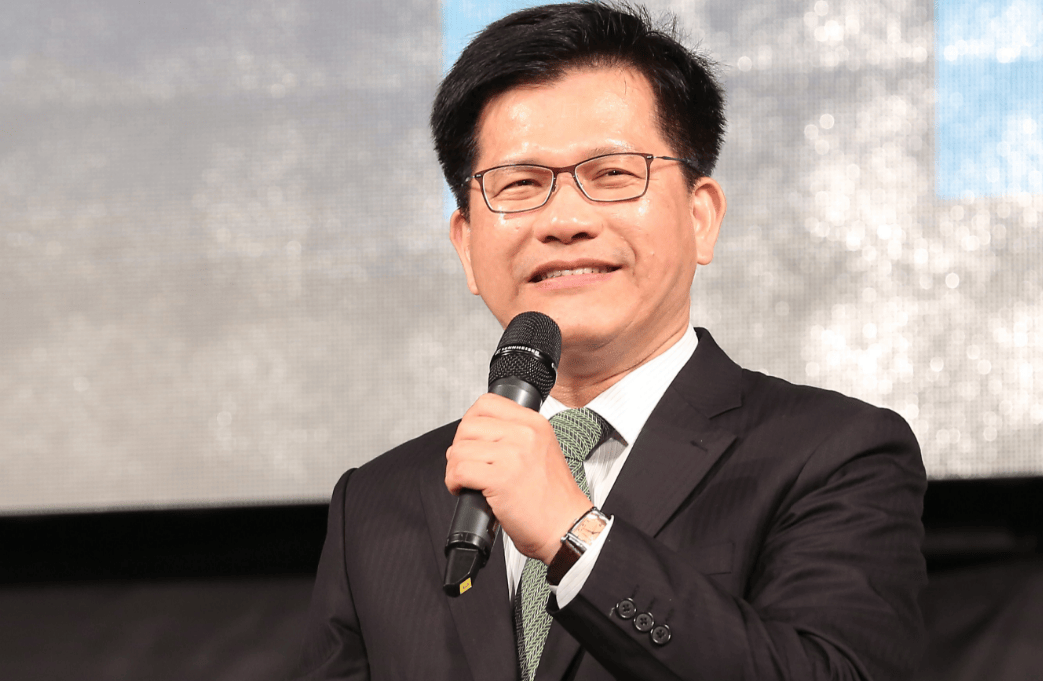 多瑙vs阿尔塔奇
_菲律宾找死多瑙vs阿尔塔奇
，纵容“台外长”窜访，只待令下，中方将拆除菲坐滩船