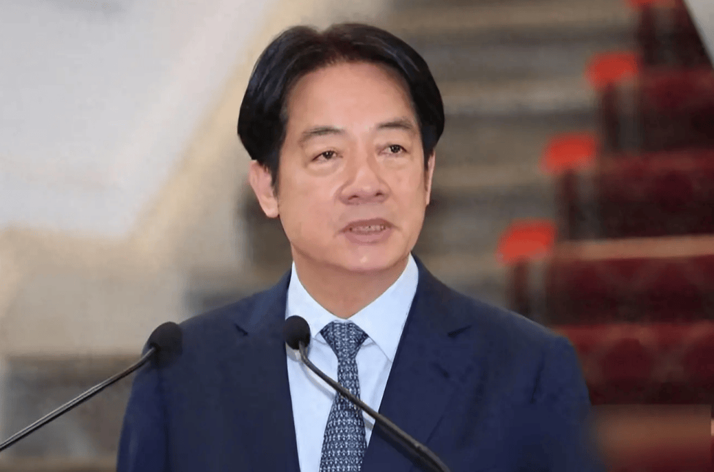 多瑙vs阿尔塔奇
_菲律宾找死多瑙vs阿尔塔奇
，纵容“台外长”窜访，只待令下，中方将拆除菲坐滩船