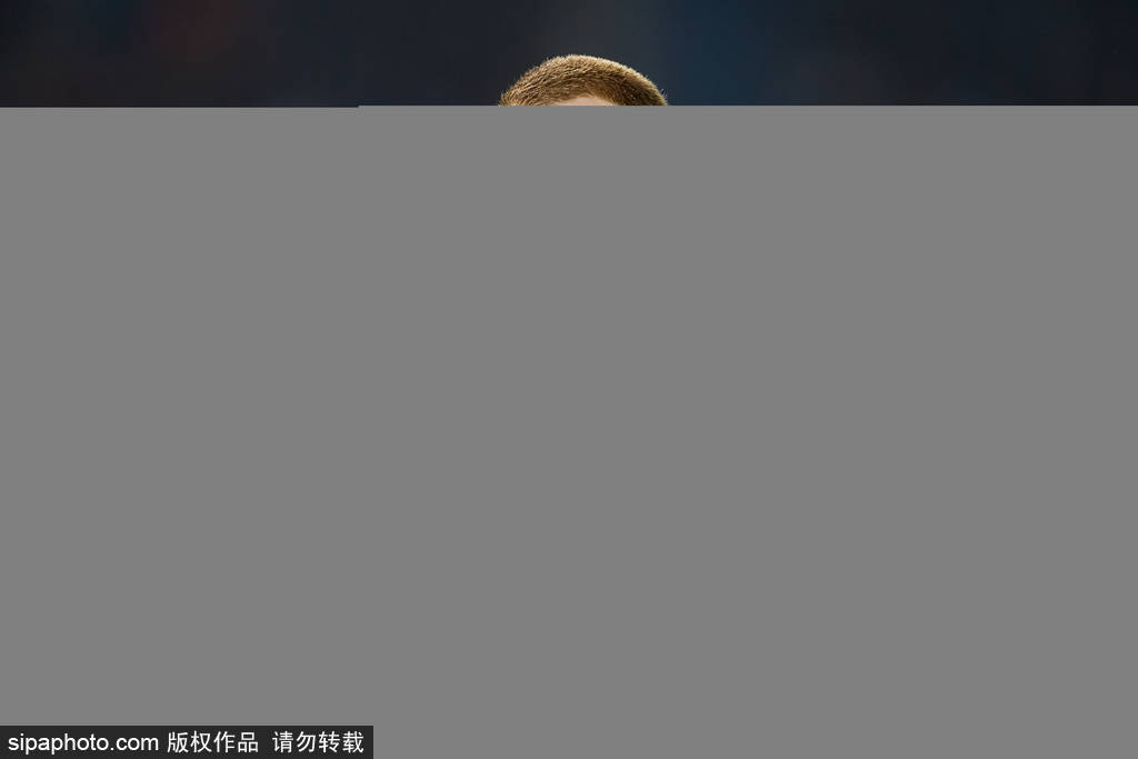 京都不死鸟vs冈山绿雉
_丹尼斯-苏亚雷斯加盟阿拉维斯：从巨星到新起点的蜕变之路