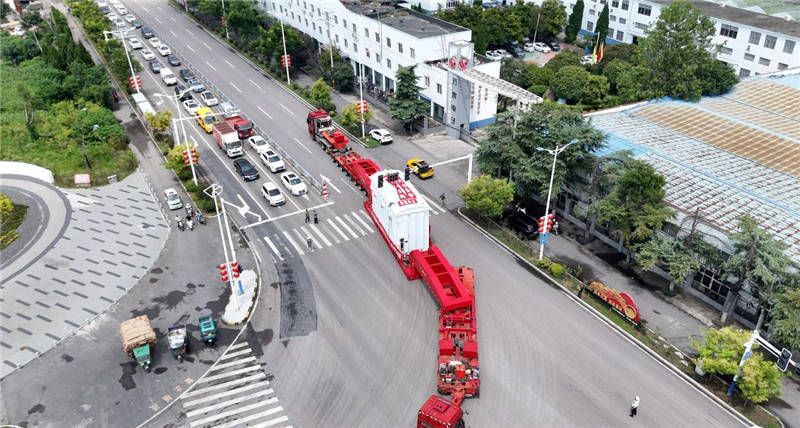 英雄联盟:ROAD OF LEGENDS(5场3胜)_安徽淮南:400吨“巨无霸”安全抵达