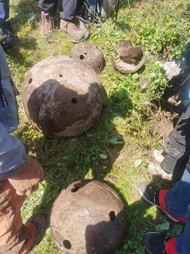 电竞足球-42H GG联赛(2 × 4分钟)_驴友爬大同殿山发现4个疑似佛磬老物件：刻有“嘉靖四十二年”等铭文电竞足球-42H GG联赛(2 × 4分钟)，已移交文保部门