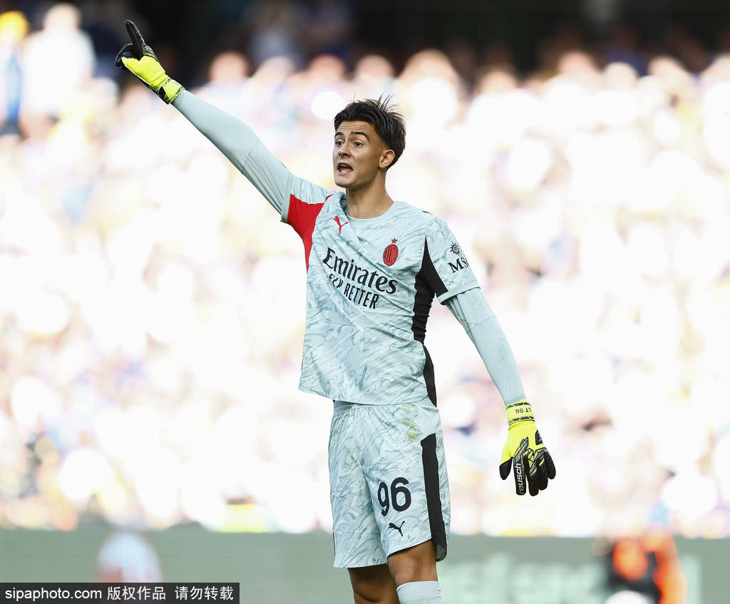 新宿创造vs冲绳_安布罗西尼:米兰4200万欧出售佳夫后新宿创造vs冲绳,为什么不签莱奥尼来代替?