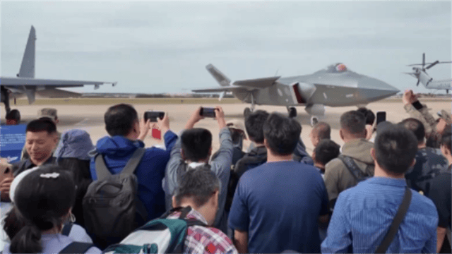 斯温登vs 哈洛贾特_过于落后可以展示？歼20大方展示斯温登vs 哈洛贾特，“野兽模式”强压F35一头