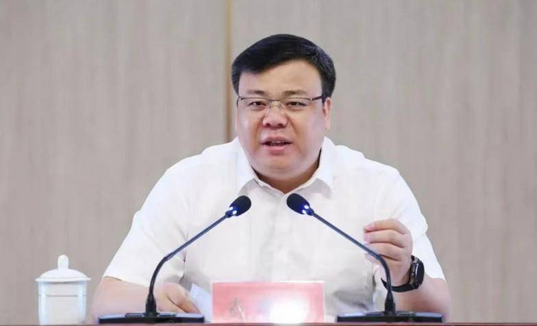 皇冠信用网怎么代理_江西省公安厅原副厅长肖斐杰履新景德镇市委常委、政法委书记