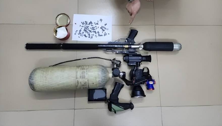 皇冠信用网代理
_头部中弹!近日安徽18岁男孩深夜遭遇枪击皇冠信用网代理
,枪是从哪来的?